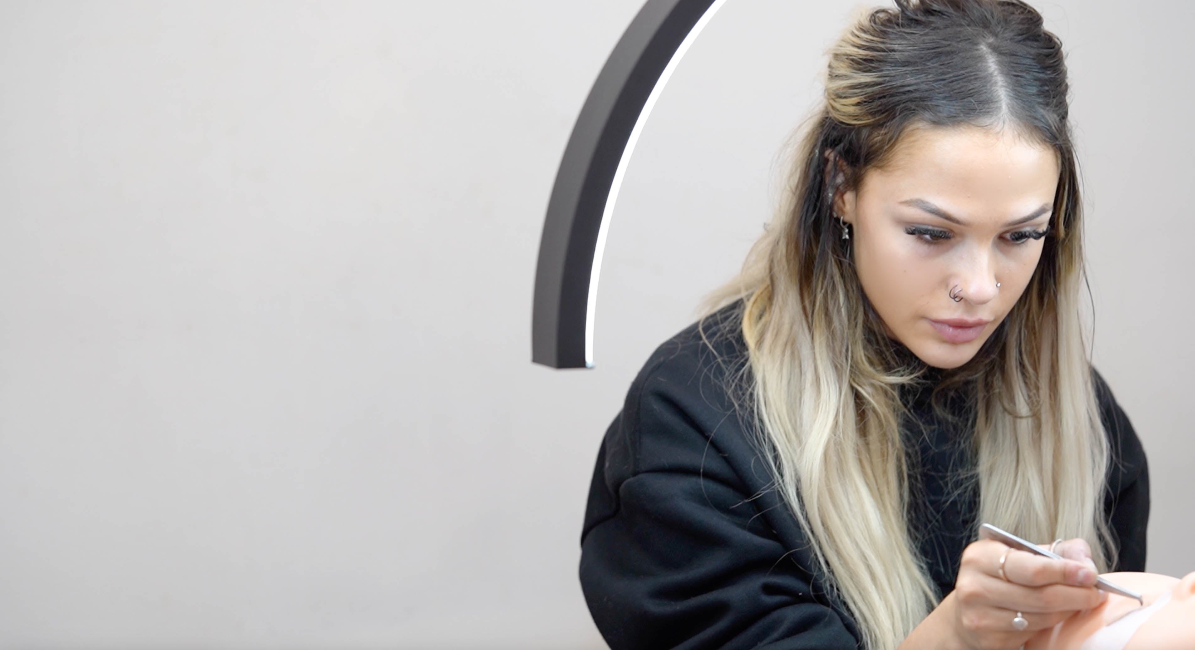 How to Price Your Lash Sets as a Beginner Lash Artist?